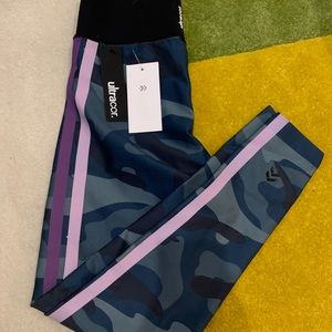 NWT ultracor x Barry’s leggings